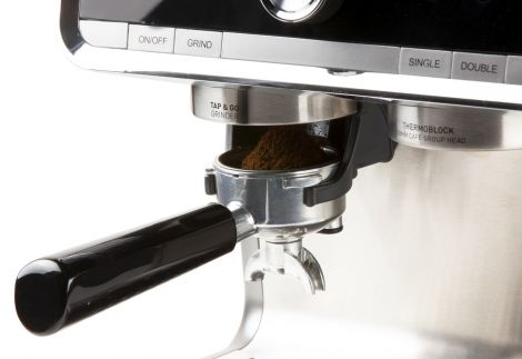 Pákový kávovar s mlýnkem na kávu - DOMO DO720K, Parní tlak: 15 bar
