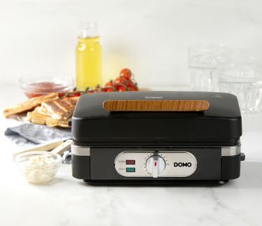 Sendvičovač - Gril - Vaflovač - 3v1 - černý - DOMO DO9278C, příkon 1 100 W, termostat, černá barva