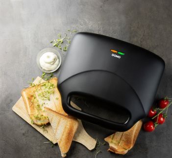 Sendvičovač na 2 XL sendviče - černý - DOMO DO9297C, Příkon: 900W