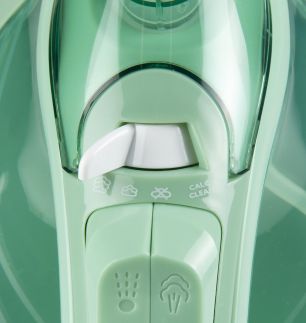 Napařovací žehlička SensiGlide - keramická - DOMO DO7059S, Příkon: 2 400 W, Parní ráz: 120 g/min