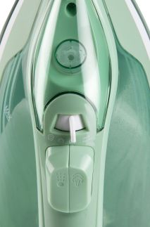 Napařovací žehlička SensiGlide - keramická - DOMO DO7059S, Příkon: 2 400 W, Parní ráz: 120 g/min