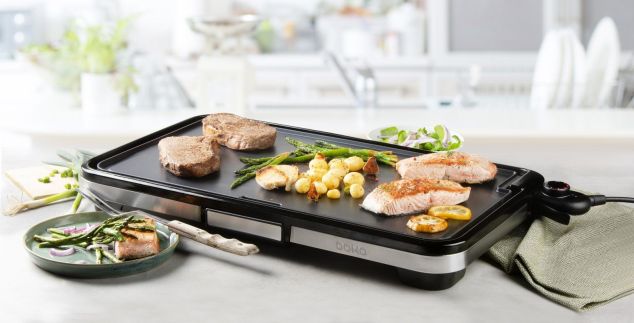 Stolní elektrický gril Plancha XXL - DOMO DO9263G, 55 x 30,5 cm, 2 200 W, termostat